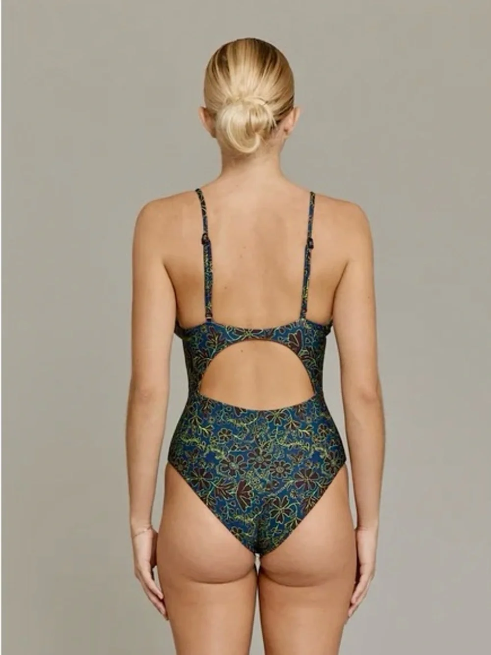 ACACIA - Amari Full Piece Cut Out Swimsuit in Oni - M - Picture 7 of 16